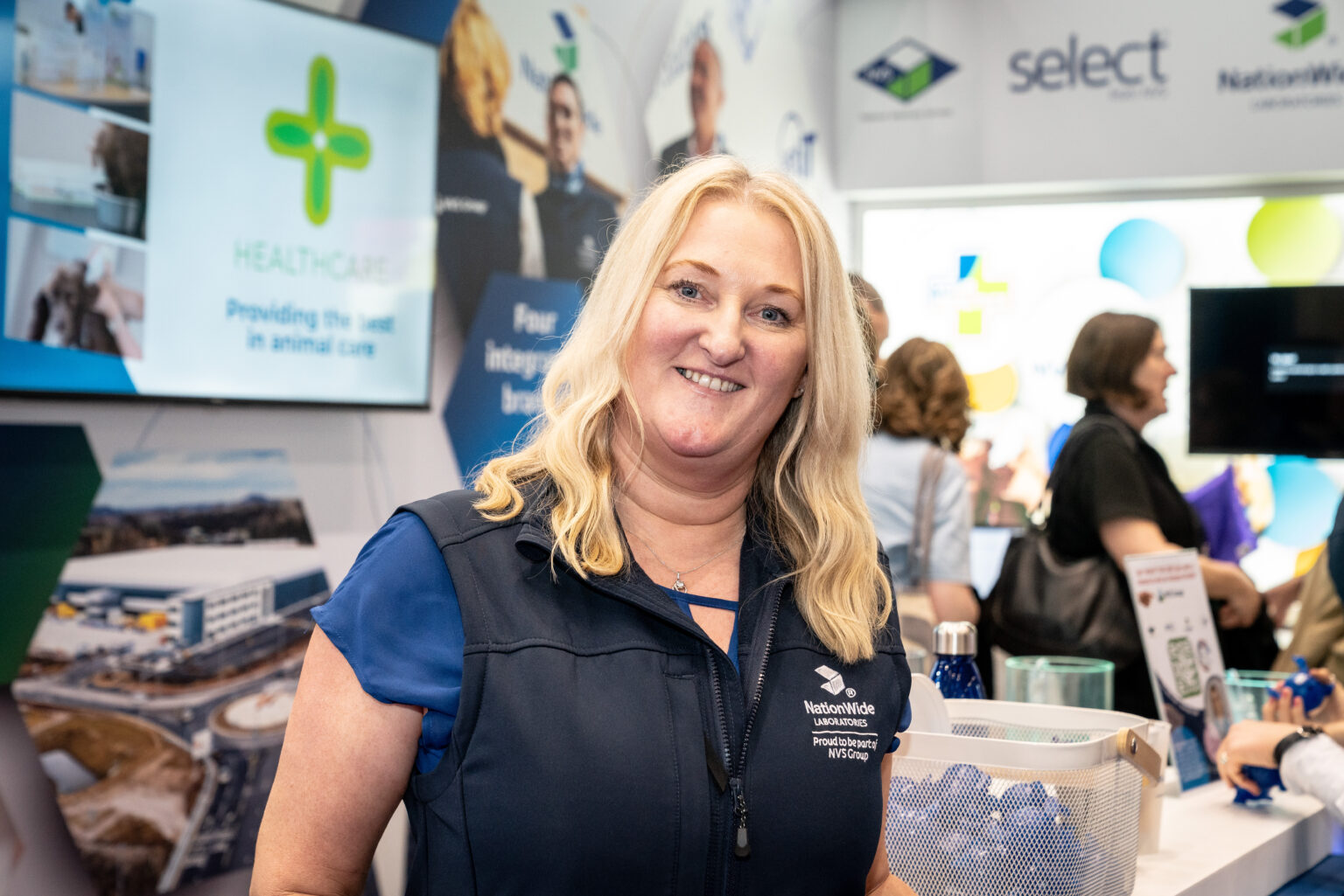 Disease, laboratory diagnostics and the role of zoos in biodiversity